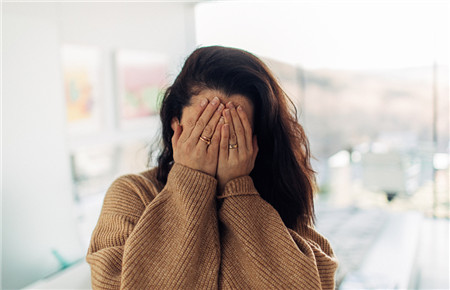 15歲女孩自卑不自信膽小怎么辦