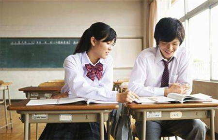 初一女孩早戀怎么辦