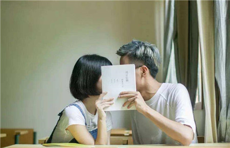 18歲男孩早戀怎么辦
