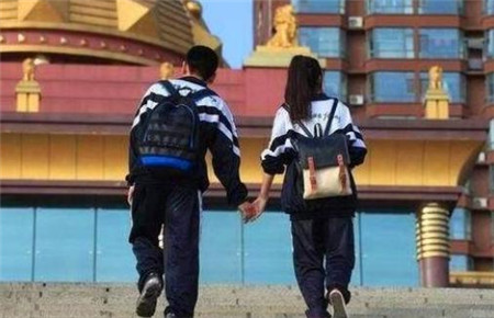 16歲初中生早戀