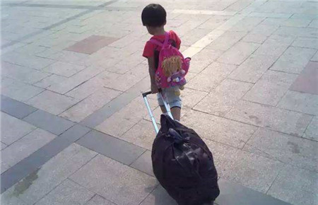 18歲孩子離家出走怎么辦