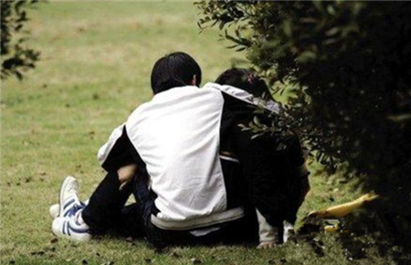12歲的小孩早戀了怎么辦