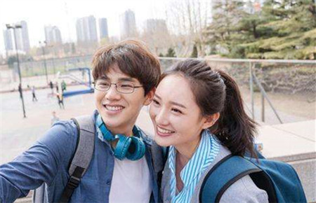 初中孩子為什么會早戀