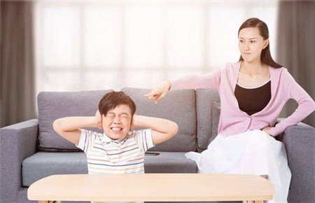 孩子總是逆反的常見原因
