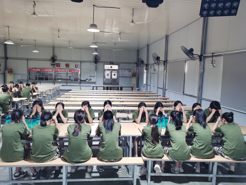 黑白顛倒,青少年封閉式教育學校