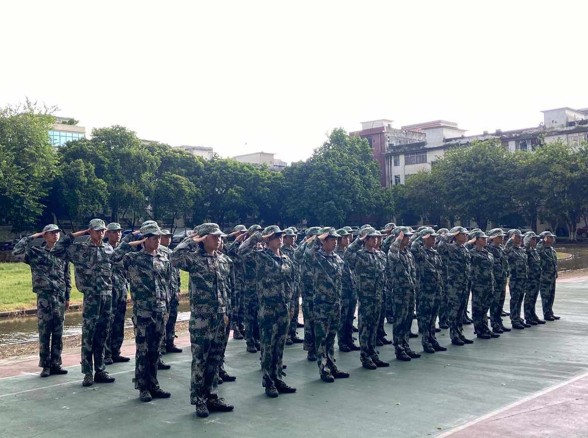 孩子叛逆期教育學(xué)校,封閉式軍事化學(xué)校