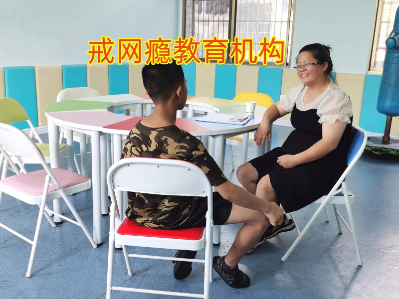 戒網癮學校,孩子黑白顛倒